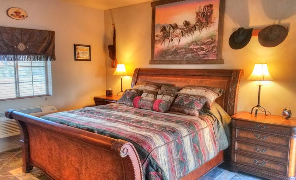Dude ranch accommodation The Dukes Guest Room
