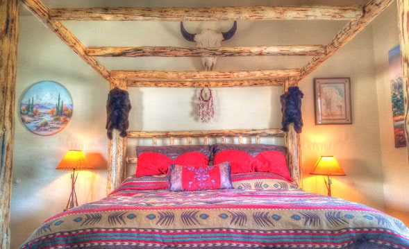 Dude ranch accommodation Navajo King Bedroom Post bed